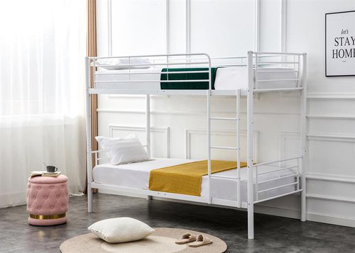 Кровать без матраса