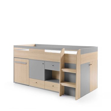 Кровать без матраса