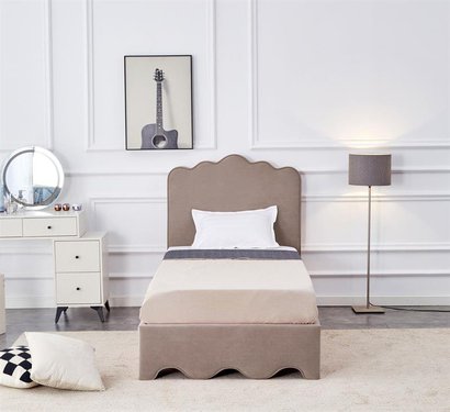 Кровать без матраса